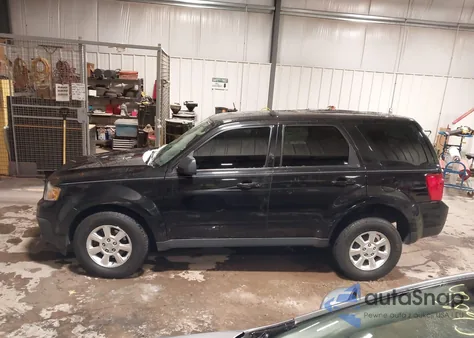 2011 Mazda Tribute I Sport z USA, uszkodzony, nr VIN 4F2CY0C75BKM06748